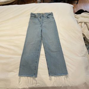 Levi’s Rib Cage Straight leg jeans size 28